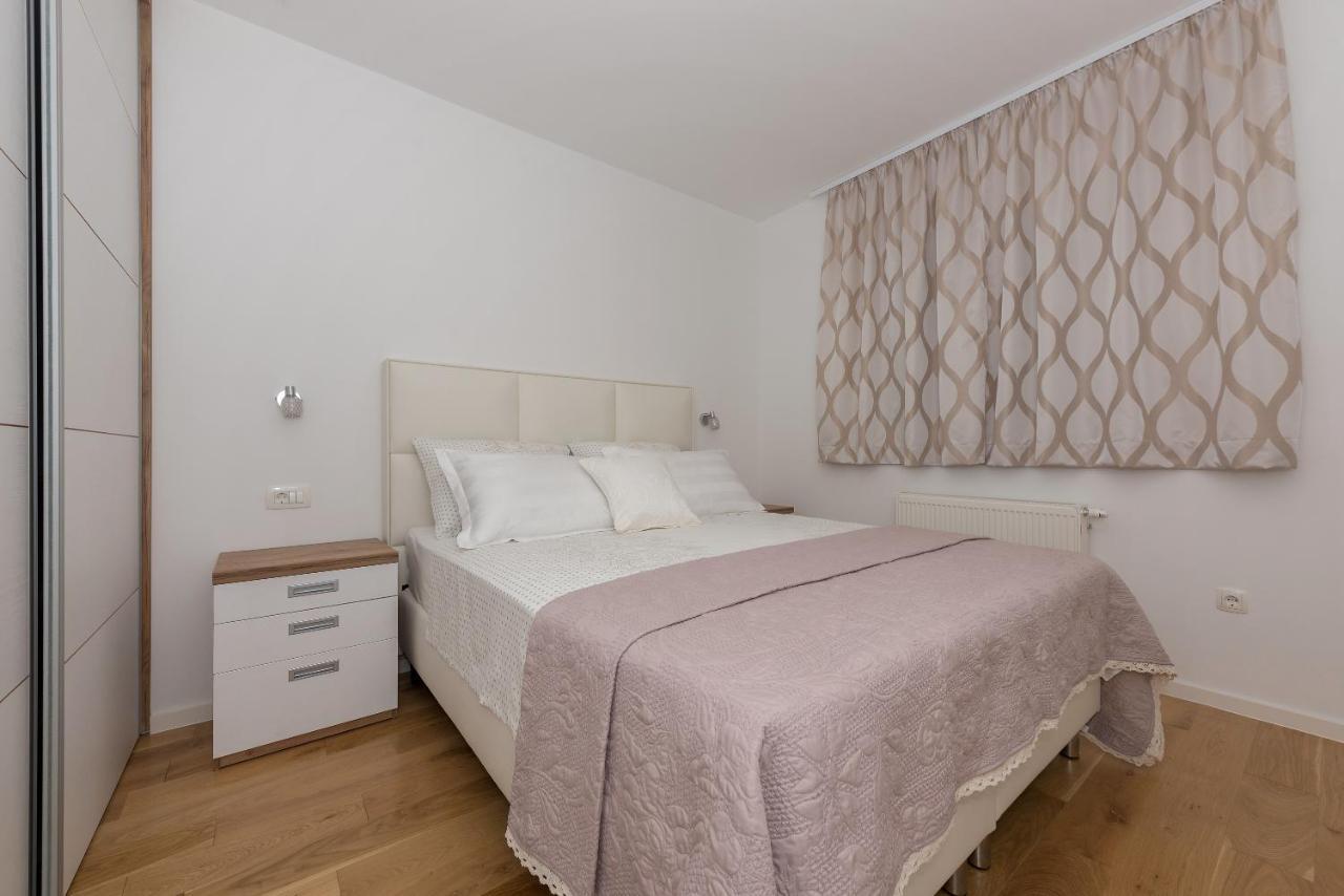 Penthouse Jure Apartment Makarska Exterior photo